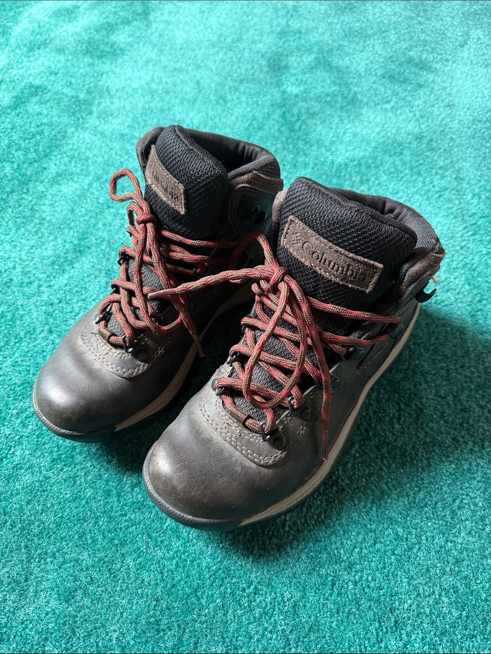 Columbia hiking boot sz 6
